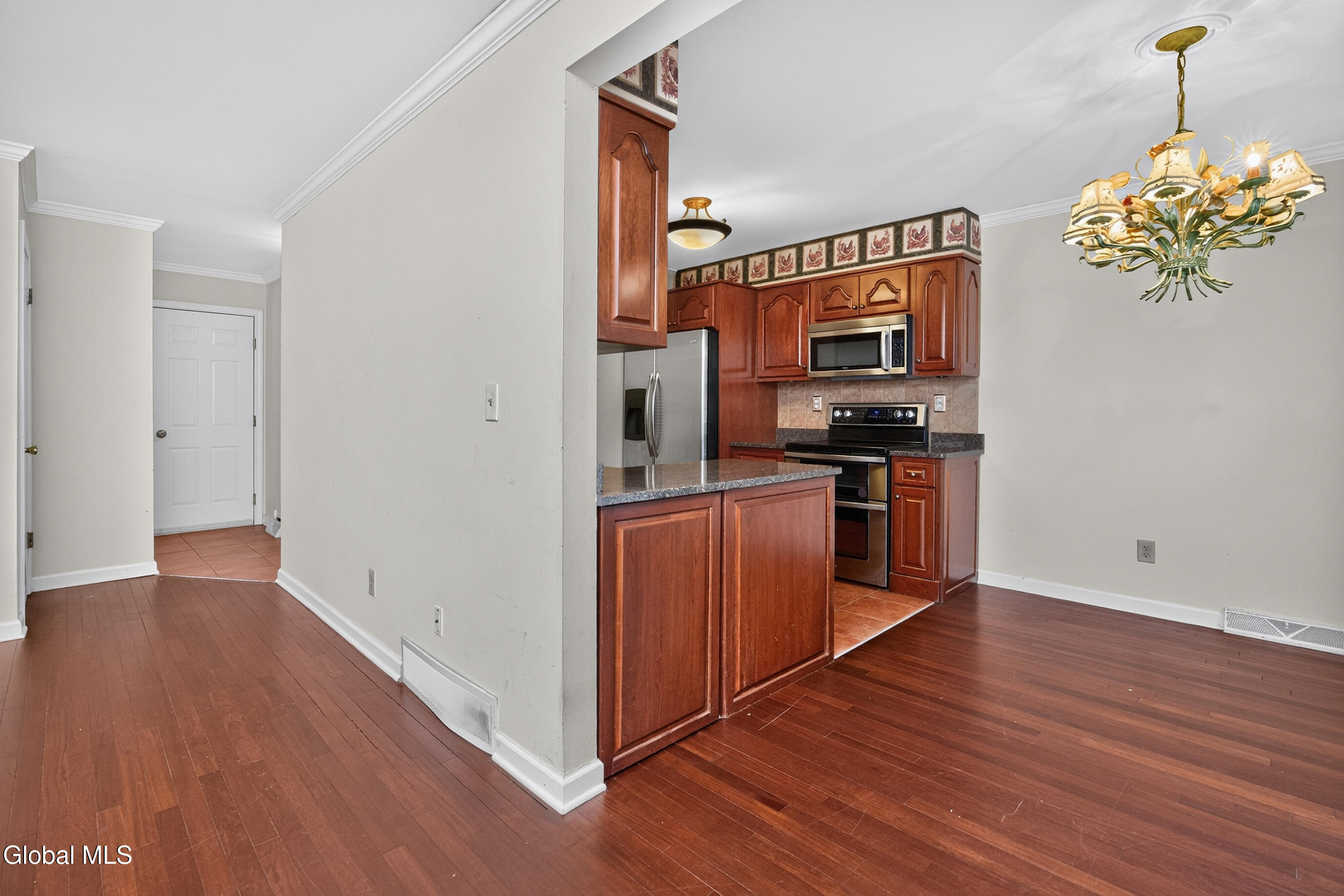 606 Elk Circle Milton NY 12020
