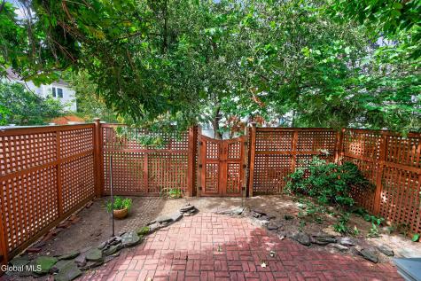 606 Elk Circle Milton NY 12020