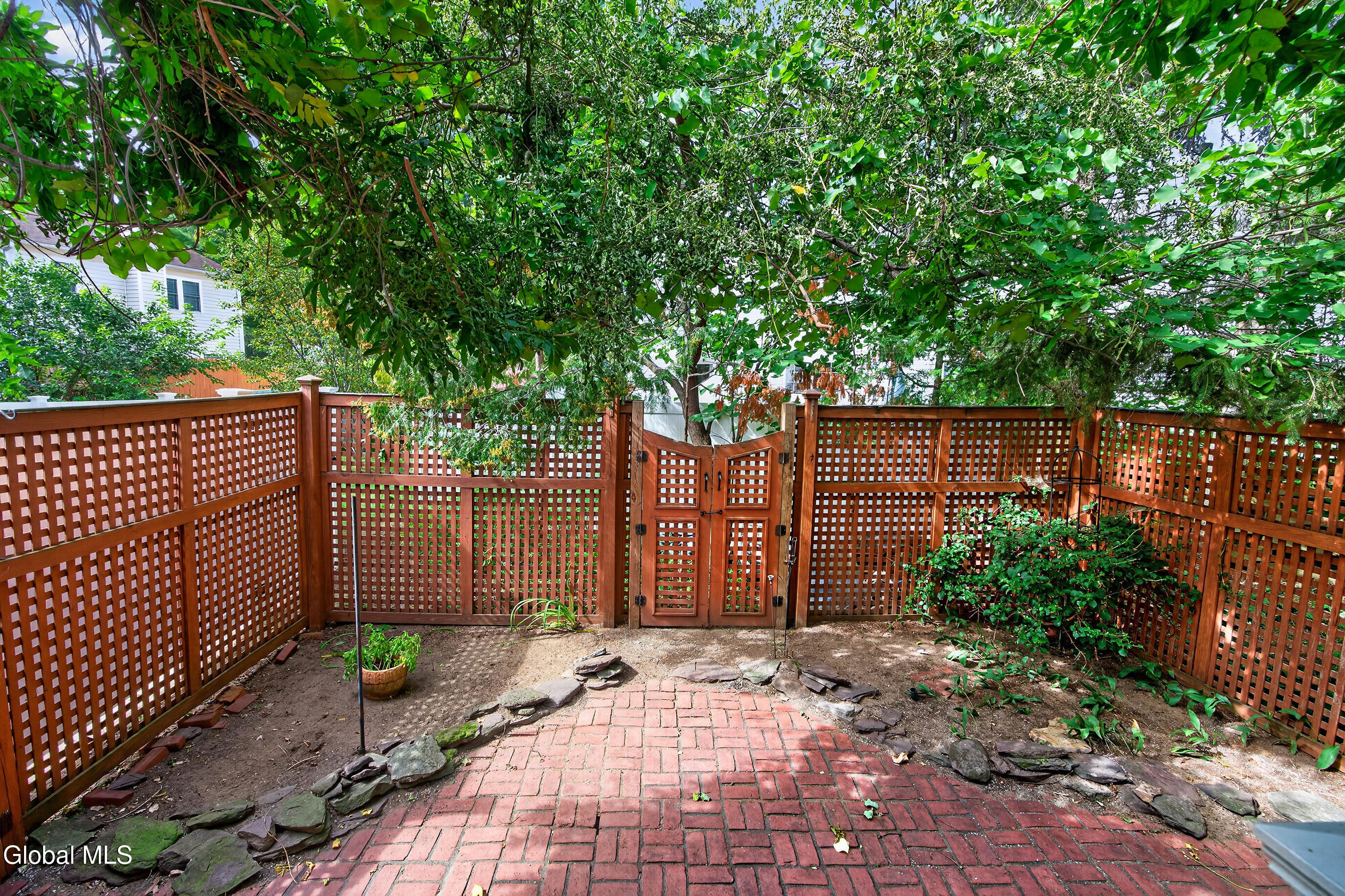 606 Elk Circle Milton NY 12020