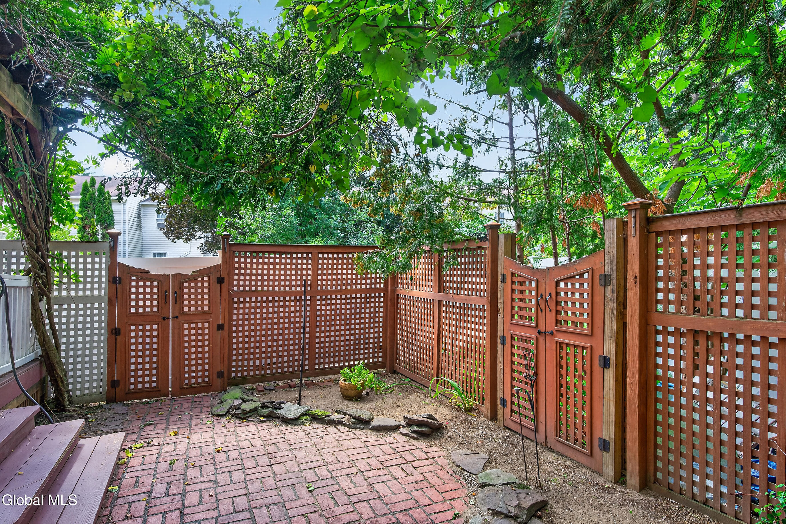 606 Elk Circle Milton NY 12020