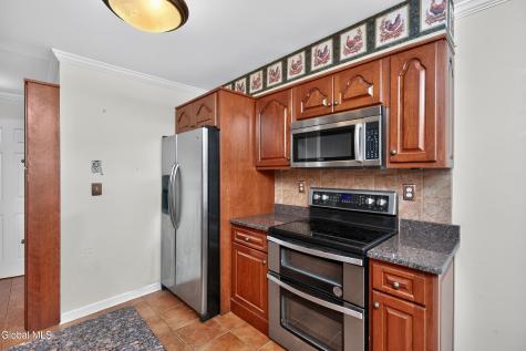 606 Elk Circle Milton NY 12020