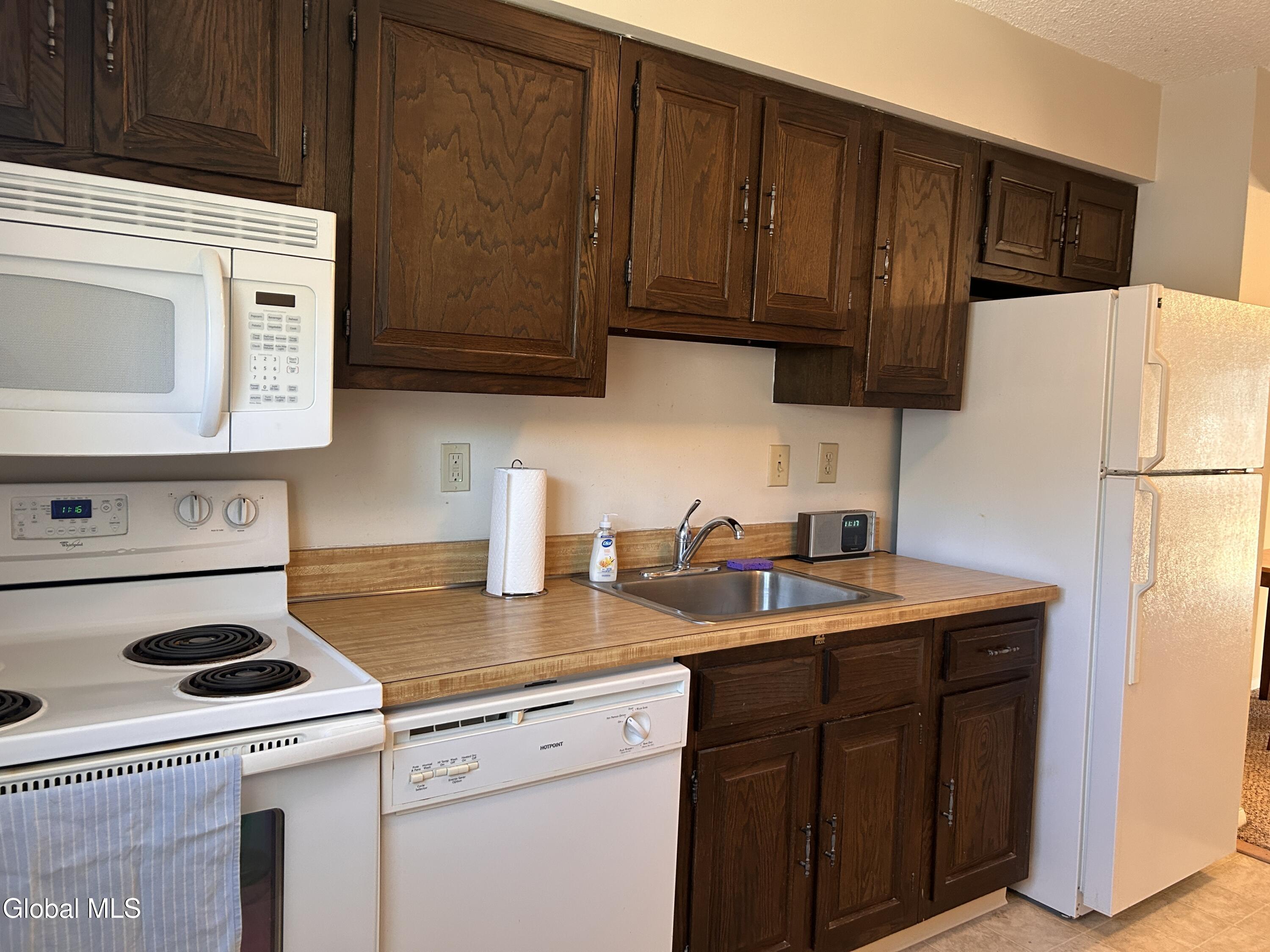 26 Point Of Woods Drive Albany NY 12203