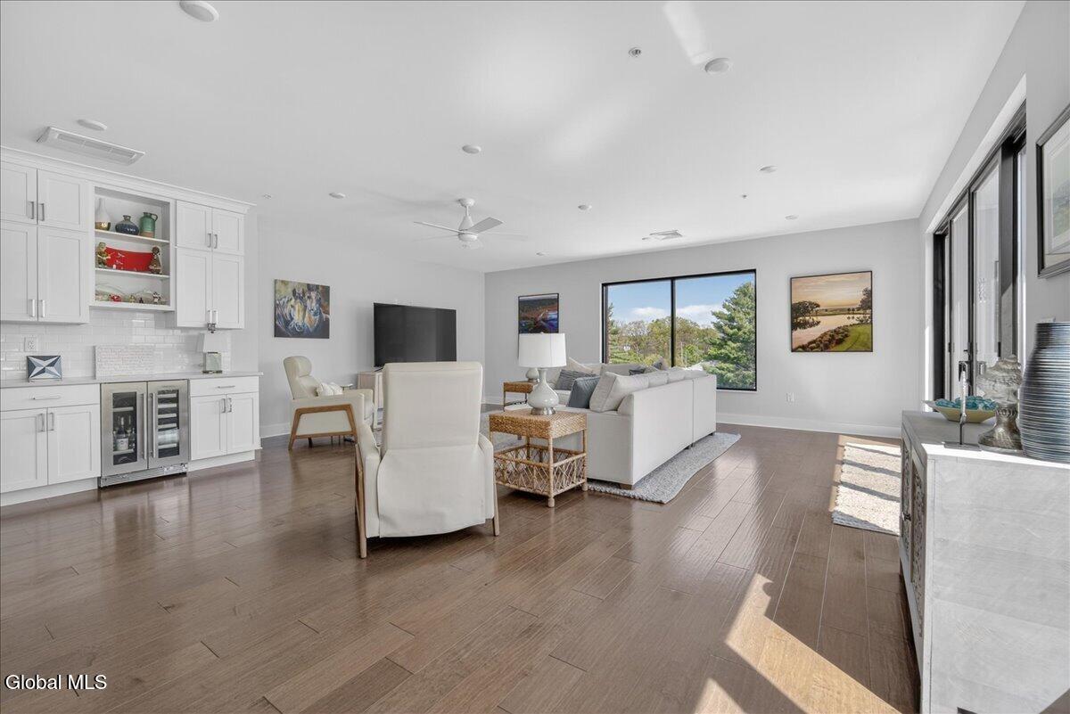 116 West Saratoga Springs NY 12866