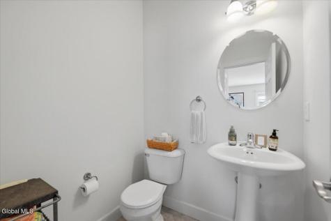 4206 Admiral's Walk Drive Albany NY 12047