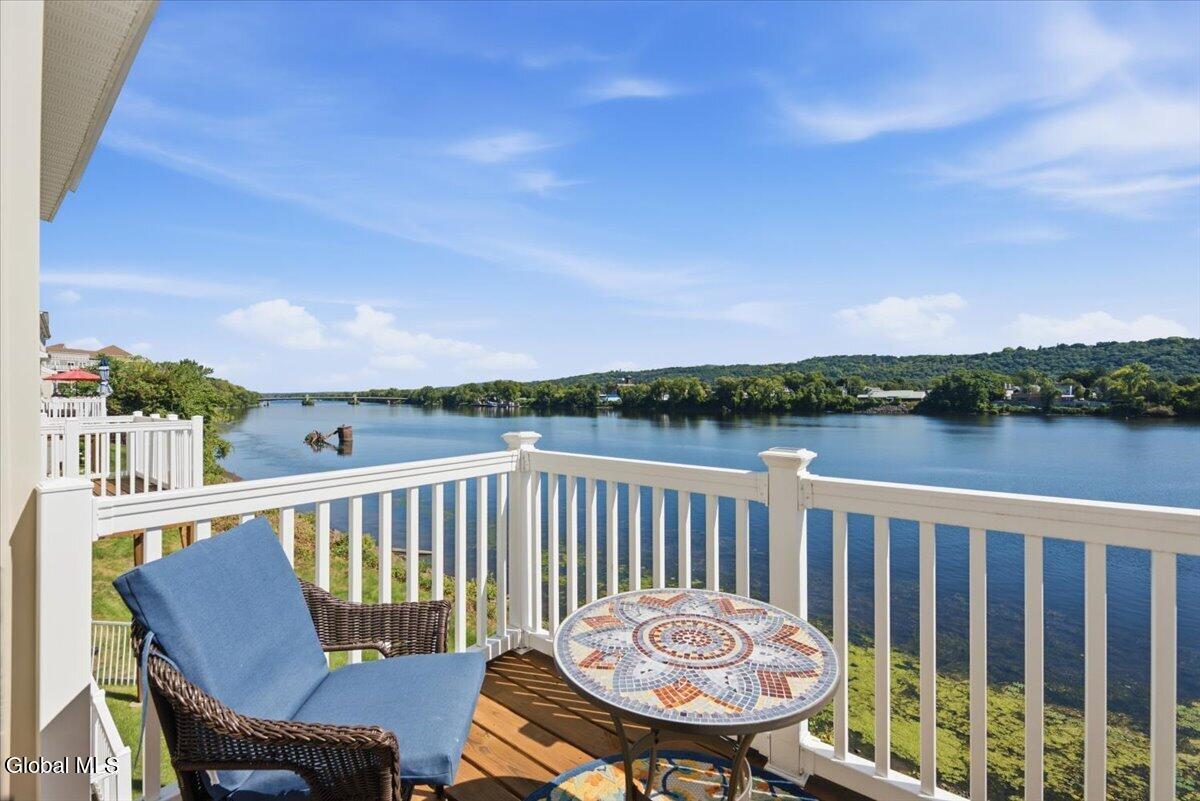 4206 Admiral's Walk Drive Albany NY 12047