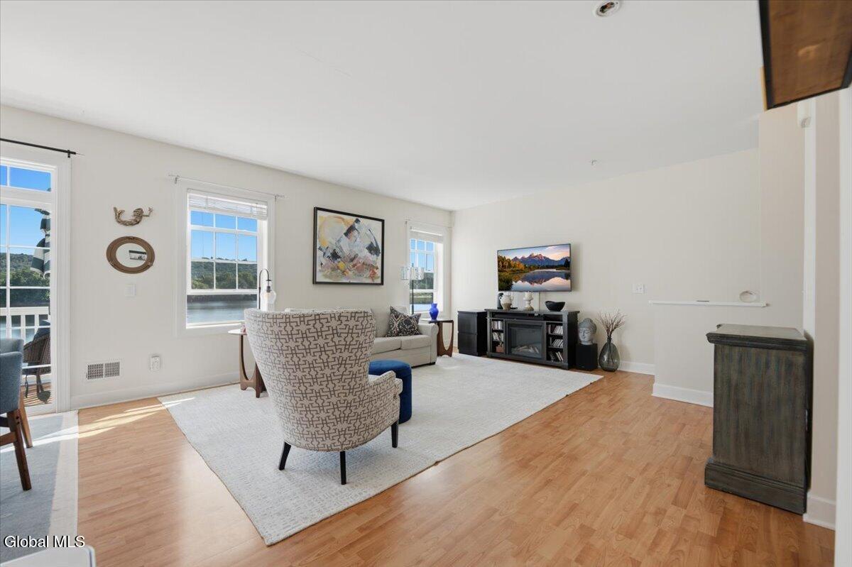4206 Admiral's Walk Drive Albany NY 12047
