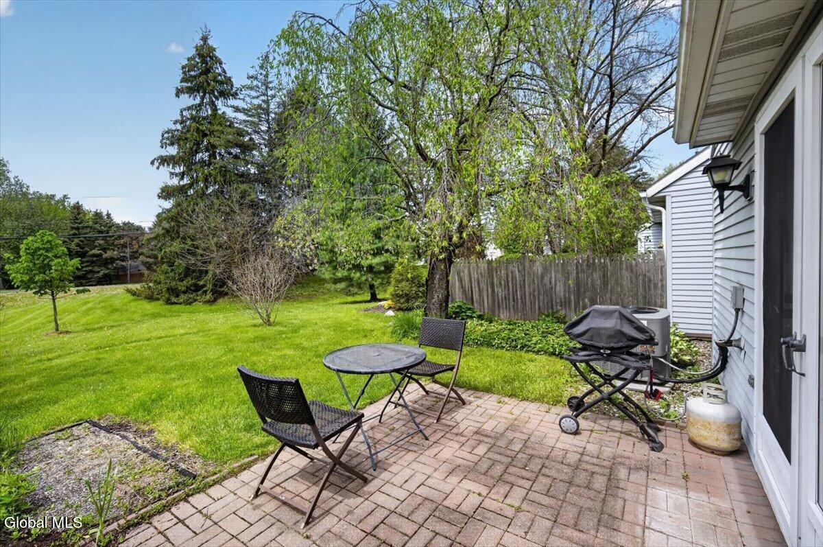 63 Constitution Court Glenmont NY 12077