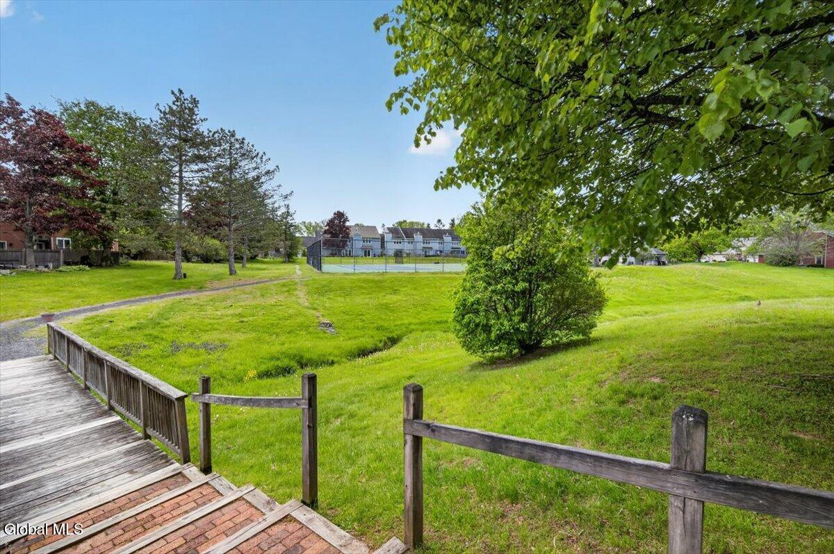 63 Constitution Court Glenmont NY 12077