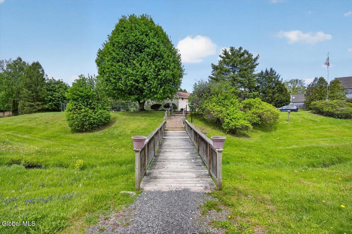 63 Constitution Court Glenmont NY 12077