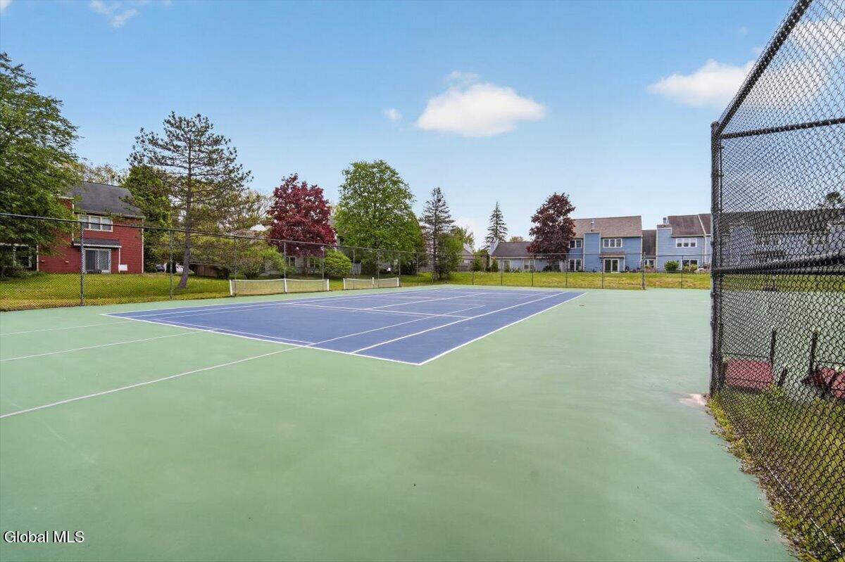 63 Constitution Court Glenmont NY 12077