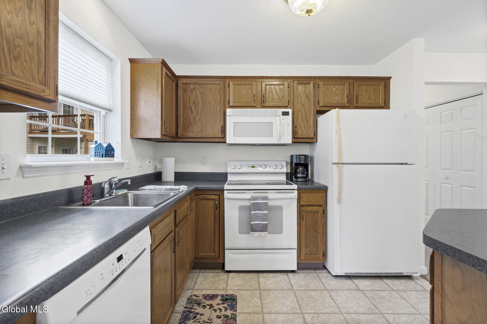 43 Morning Glory Way Schenectady NY 12306