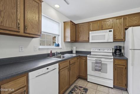 43 Morning Glory Way Schenectady NY 12306