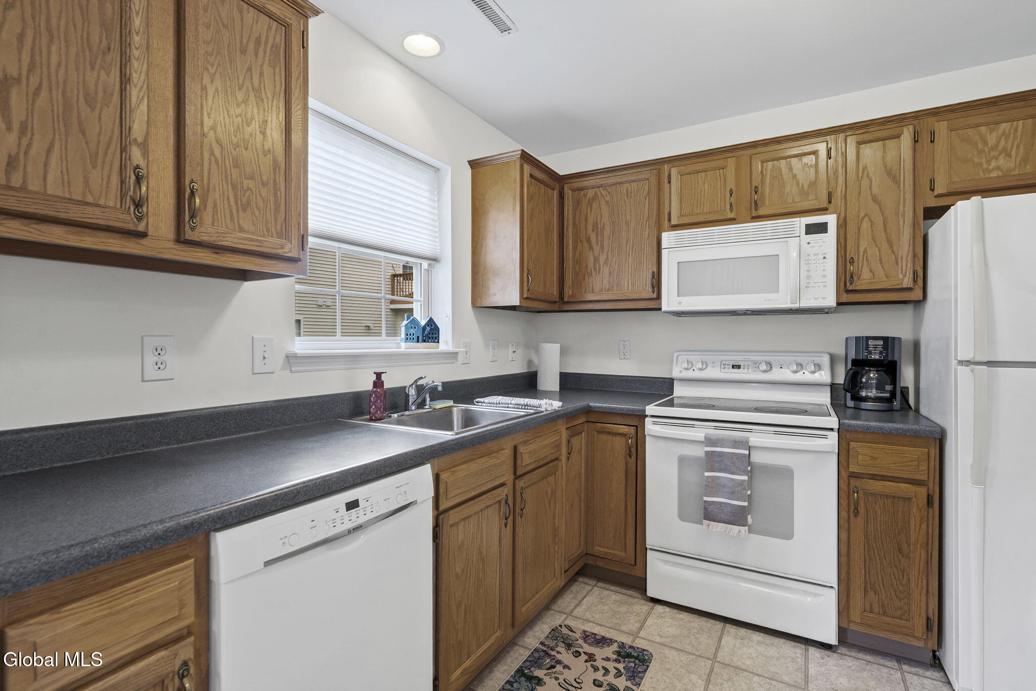43 Morning Glory Way Schenectady NY 12306