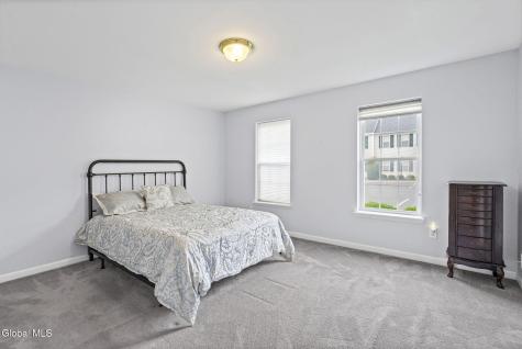 43 Morning Glory Way Schenectady NY 12306