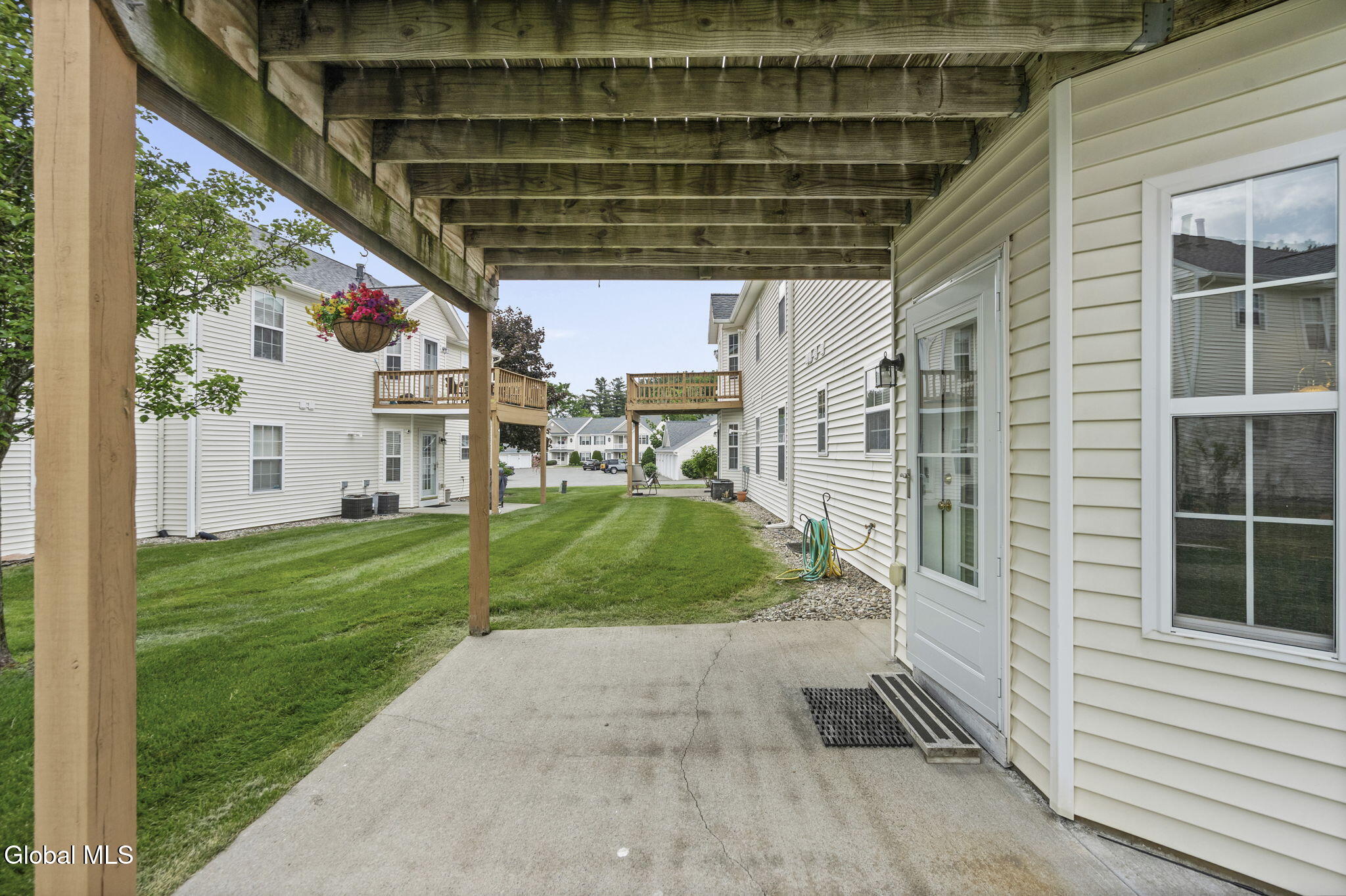 43 Morning Glory Way Schenectady NY 12306