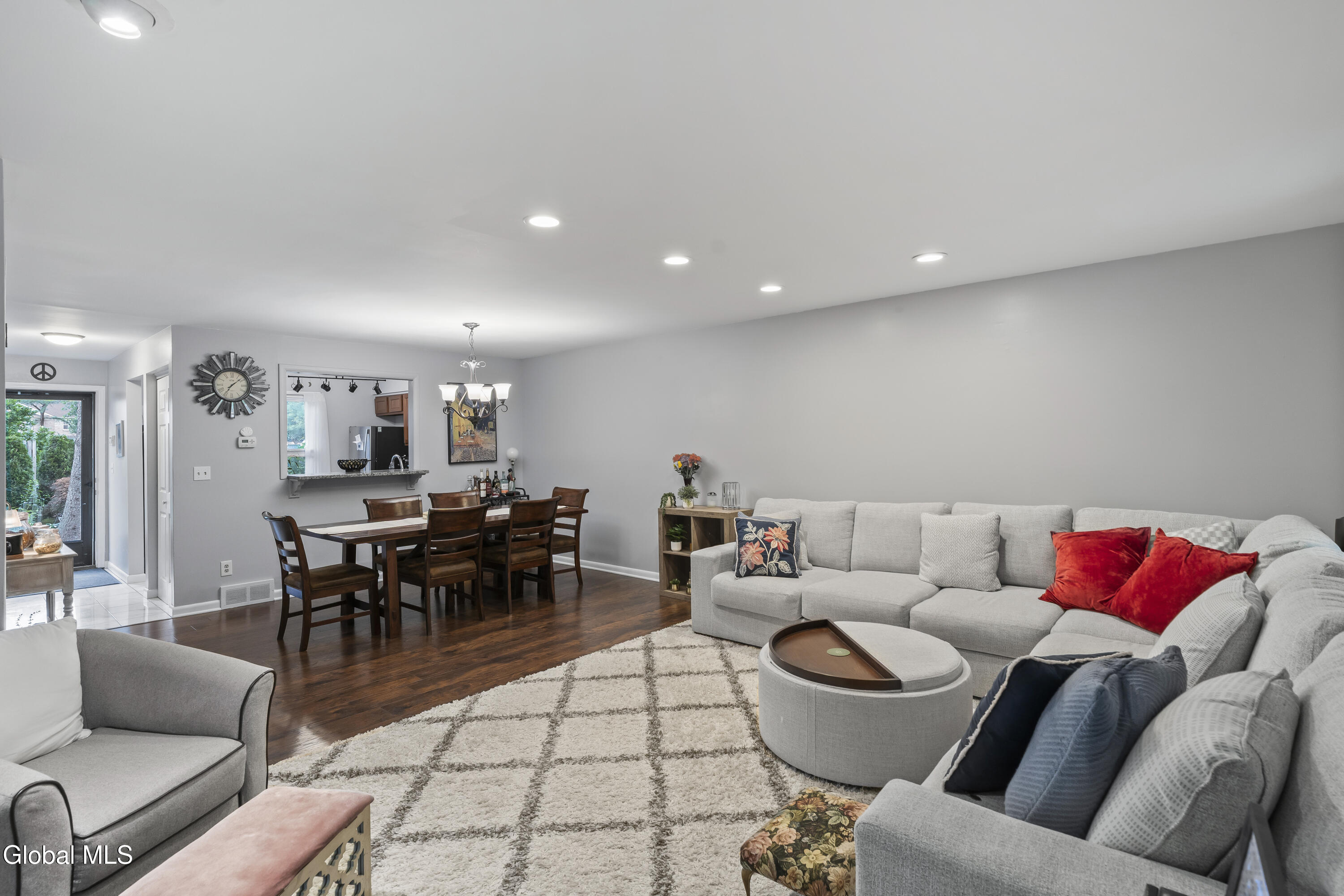 174 Williamsburg Court Albany NY 12203