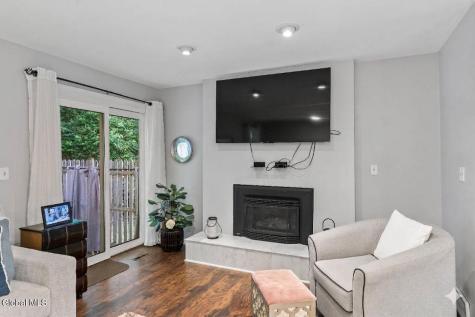 174 Williamsburg Court Albany NY 12203