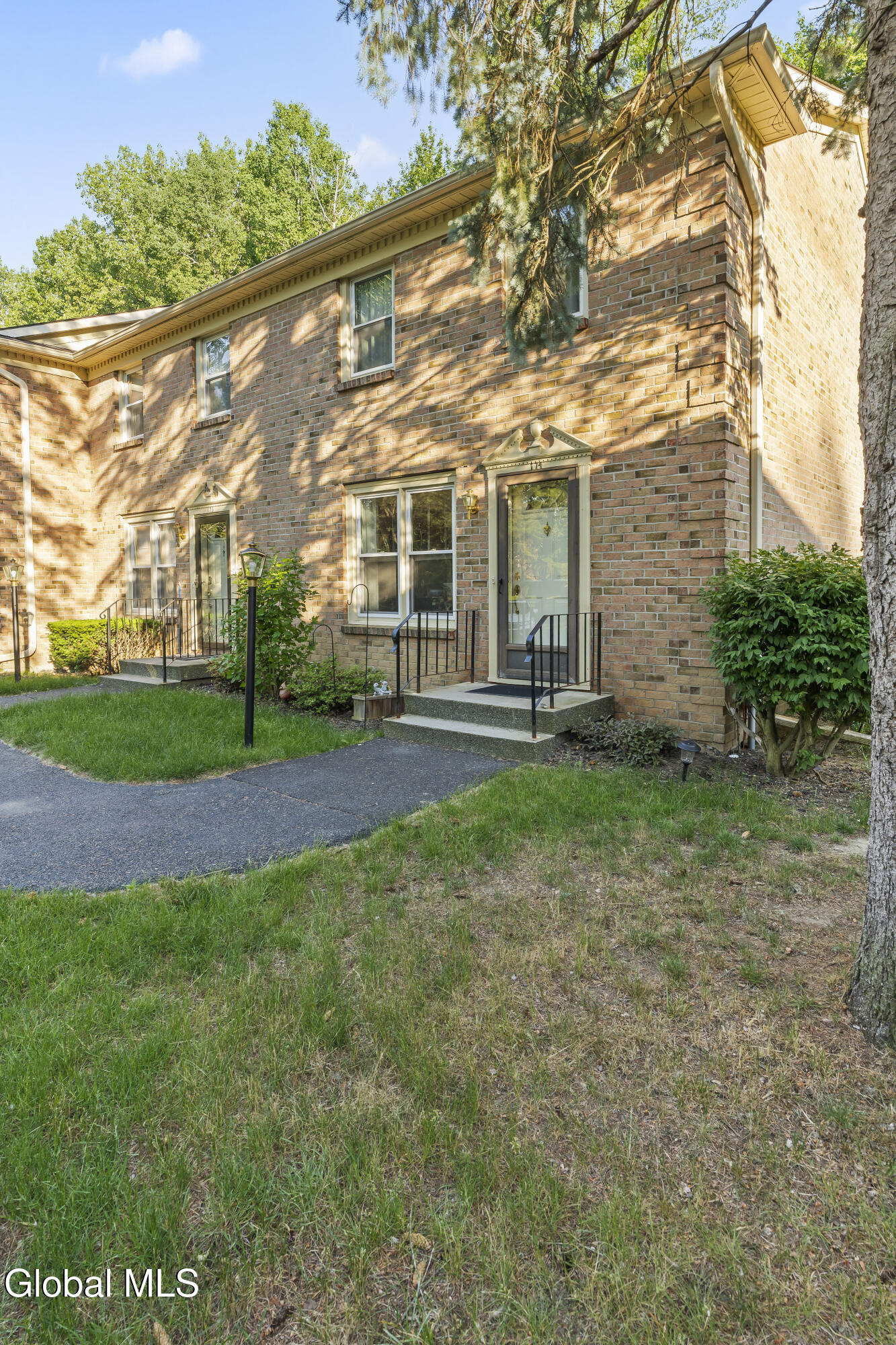 174 Williamsburg Court Albany NY 12203