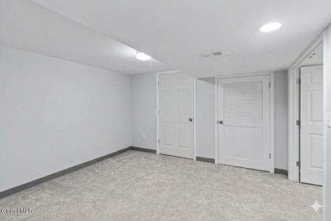 174 Williamsburg Court Albany NY 12203