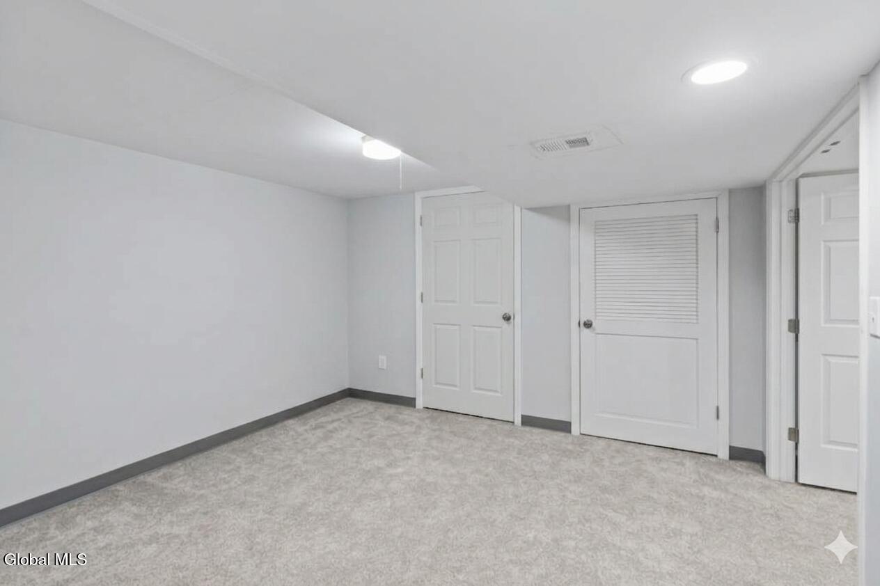 174 Williamsburg Court Albany NY 12203