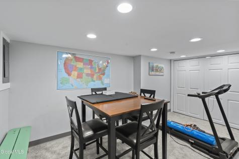 174 Williamsburg Court Albany NY 12203