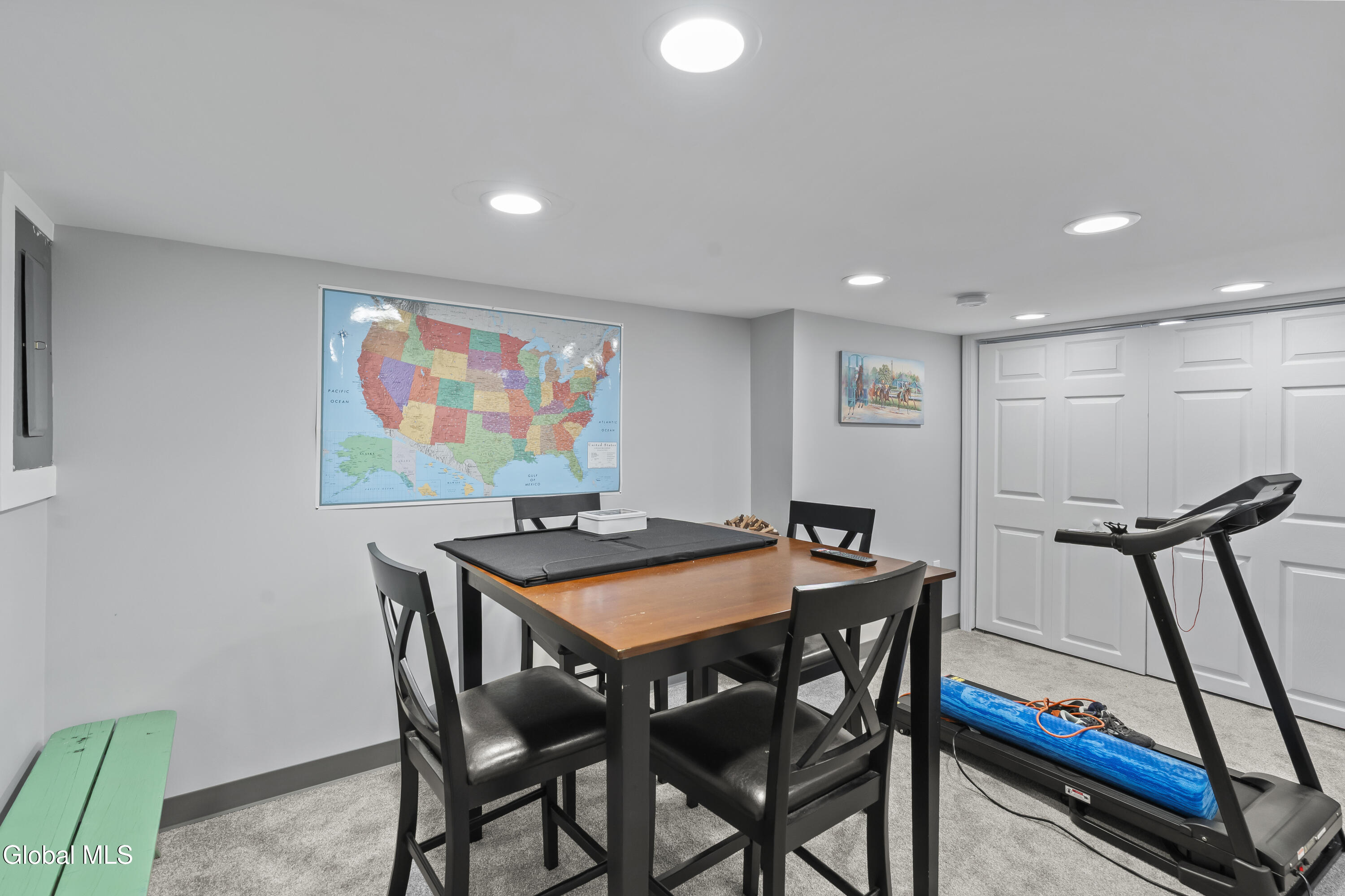 174 Williamsburg Court Albany NY 12203