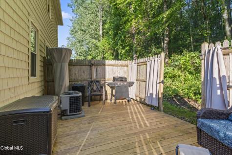174 Williamsburg Court Albany NY 12203