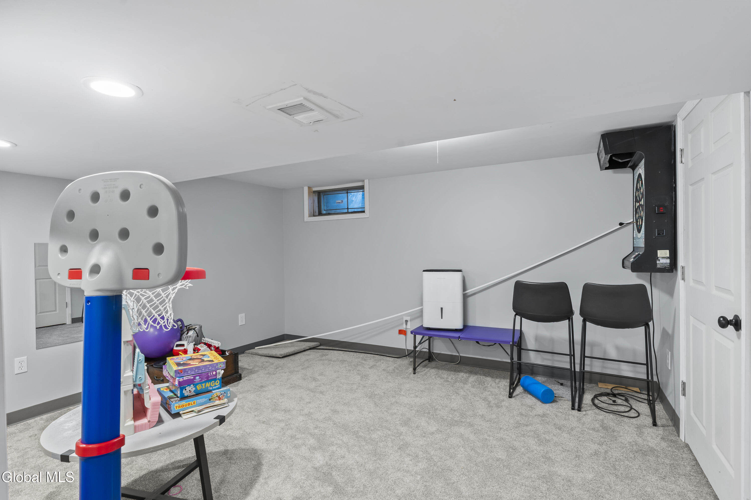 174 Williamsburg Court Albany NY 12203