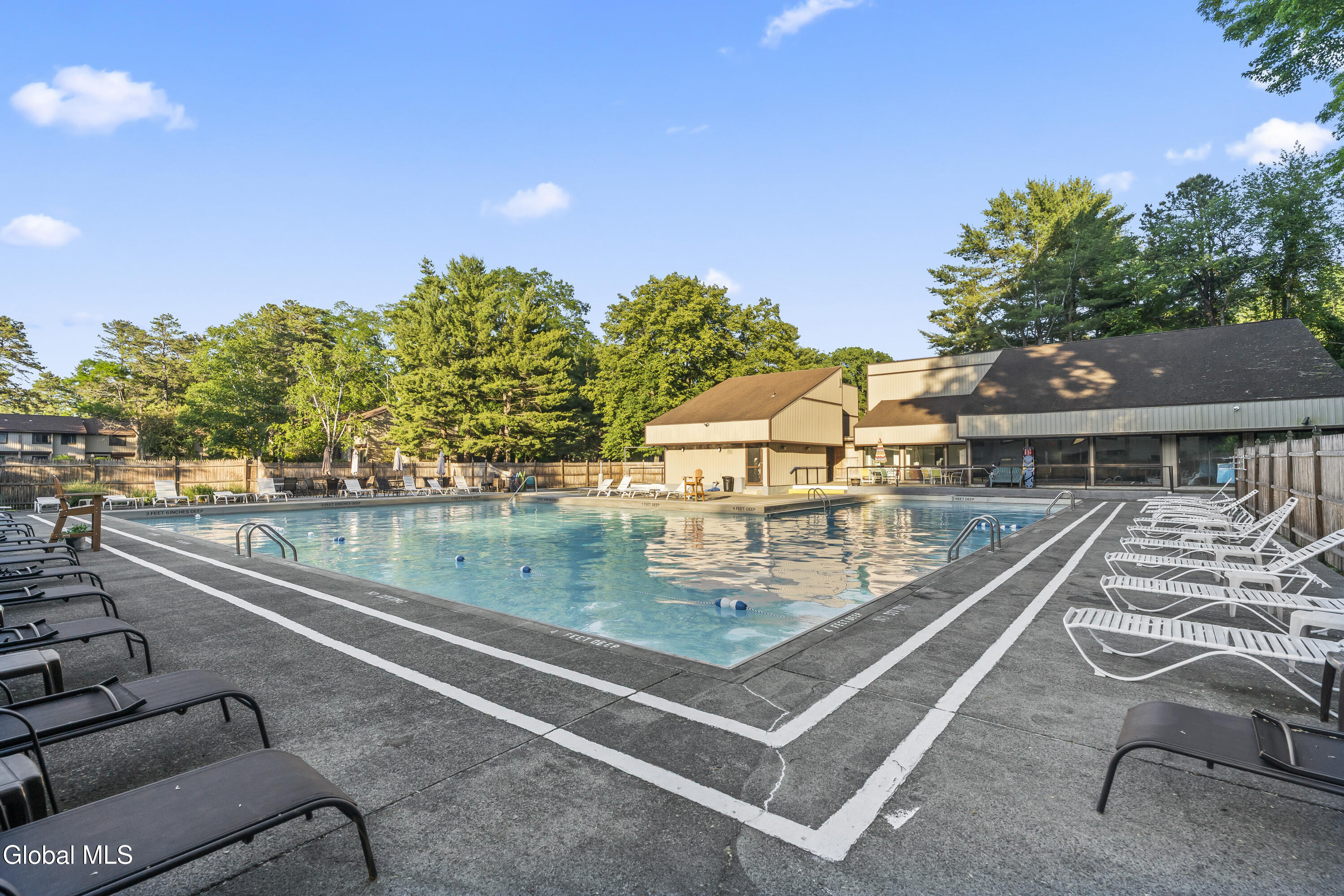 174 Williamsburg Court Albany NY 12203