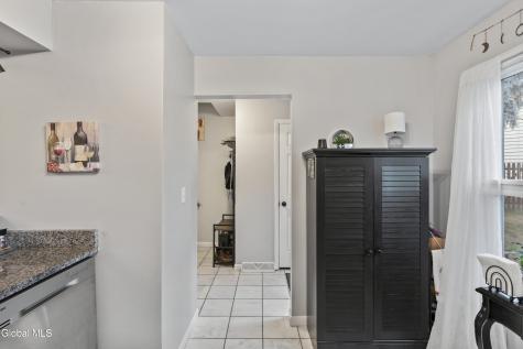 174 Williamsburg Court Albany NY 12203