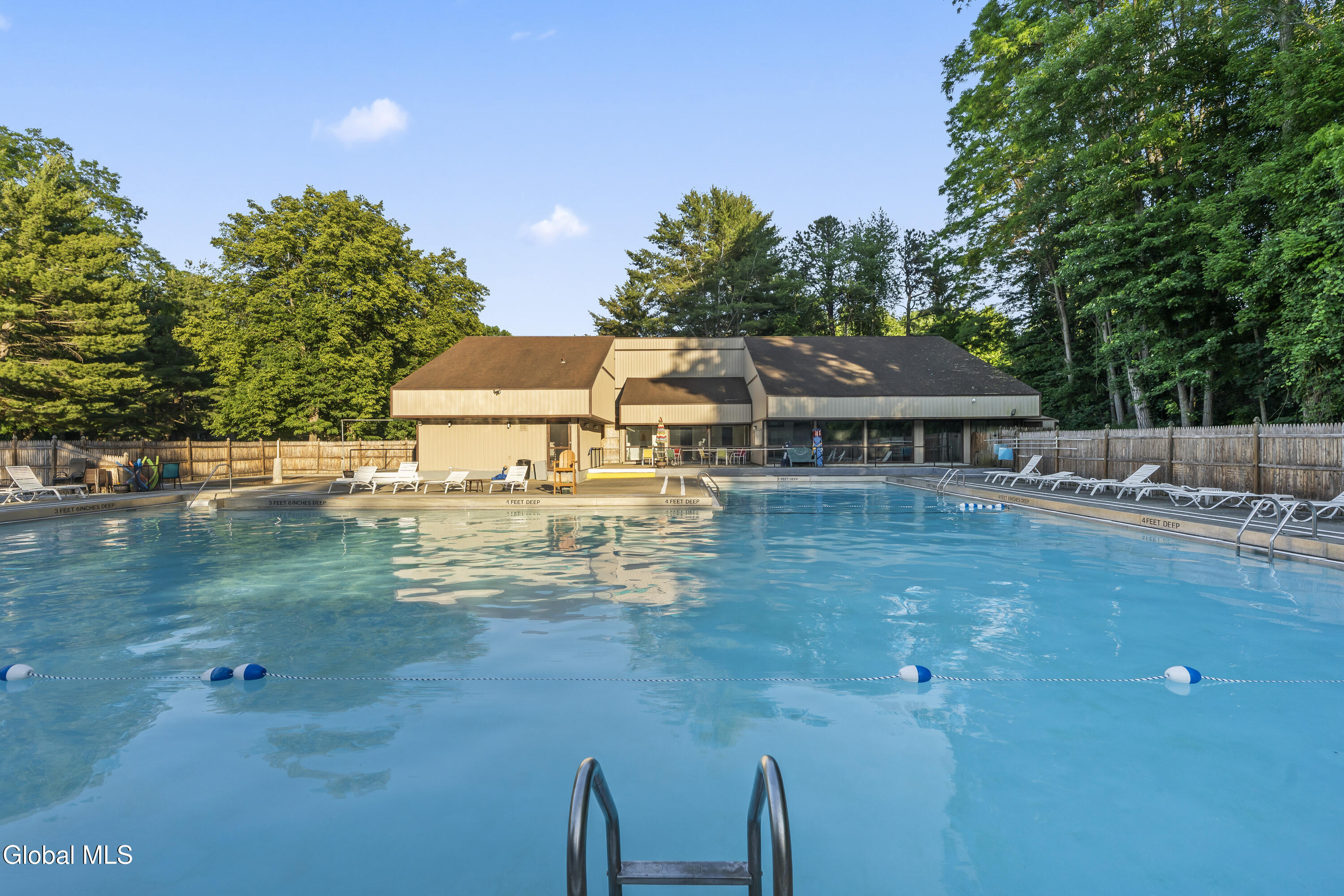 174 Williamsburg Court Albany NY 12203