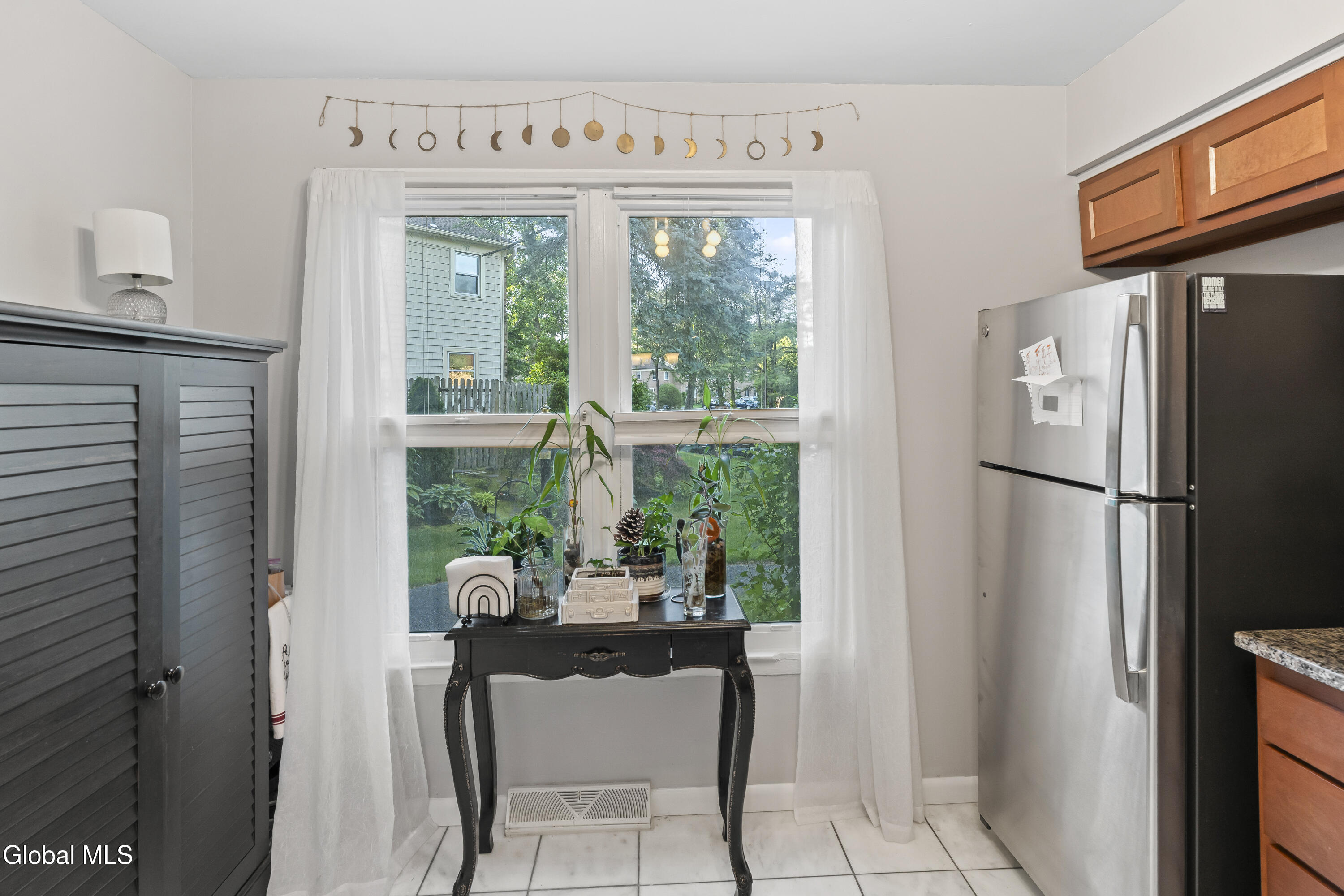 174 Williamsburg Court Albany NY 12203