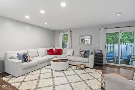 174 Williamsburg Court Albany NY 12203