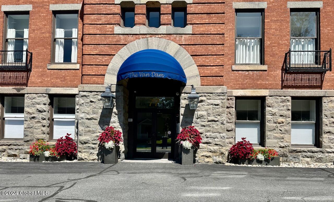 77 Van Dam Street Saratoga Springs NY 12866