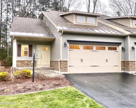 25 Canterbury Lane Delmar NY 12054
