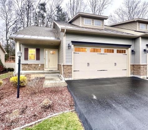 25 Canterbury Lane Delmar NY 12054