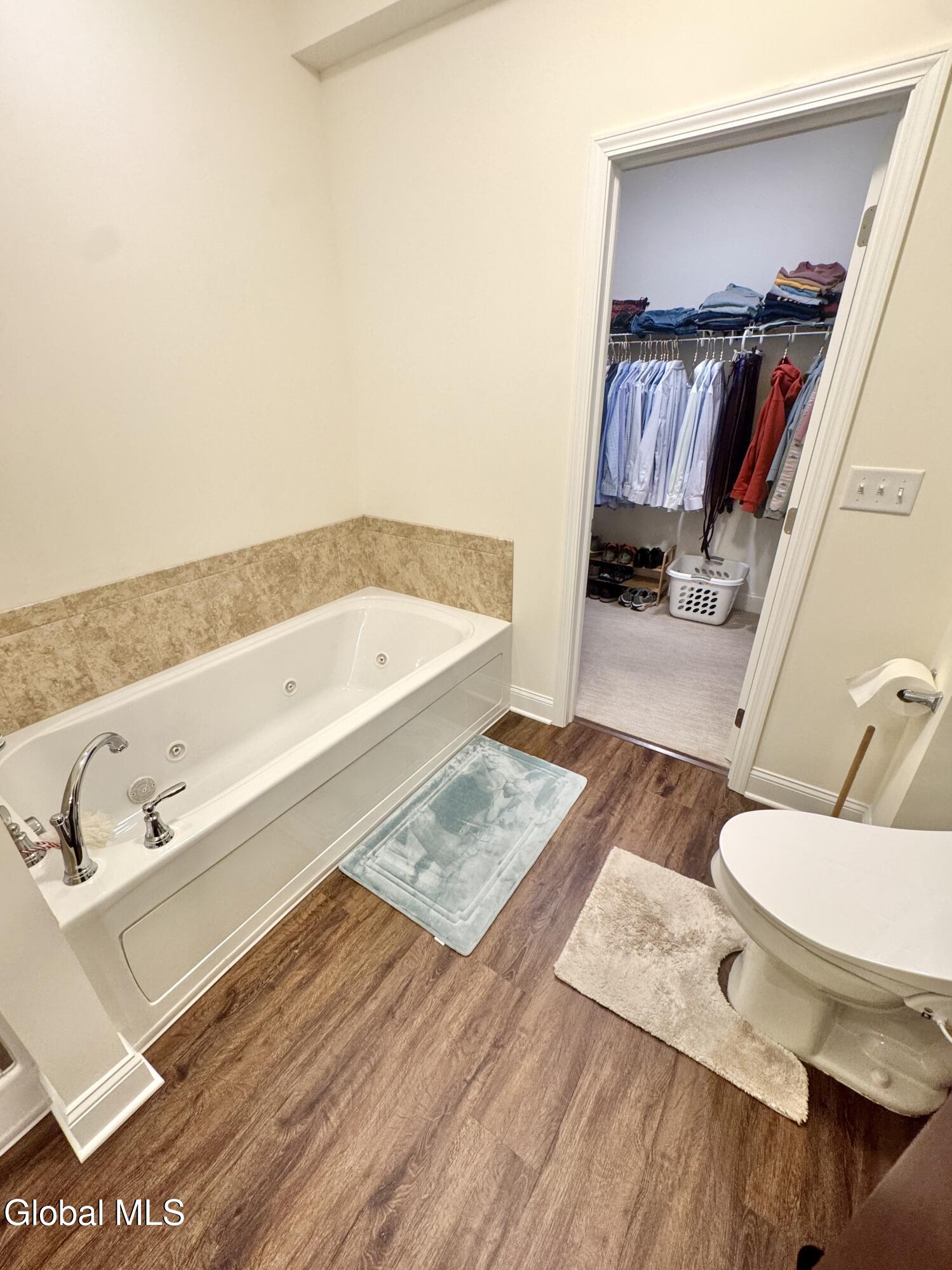 25 Canterbury Lane Delmar NY 12054
