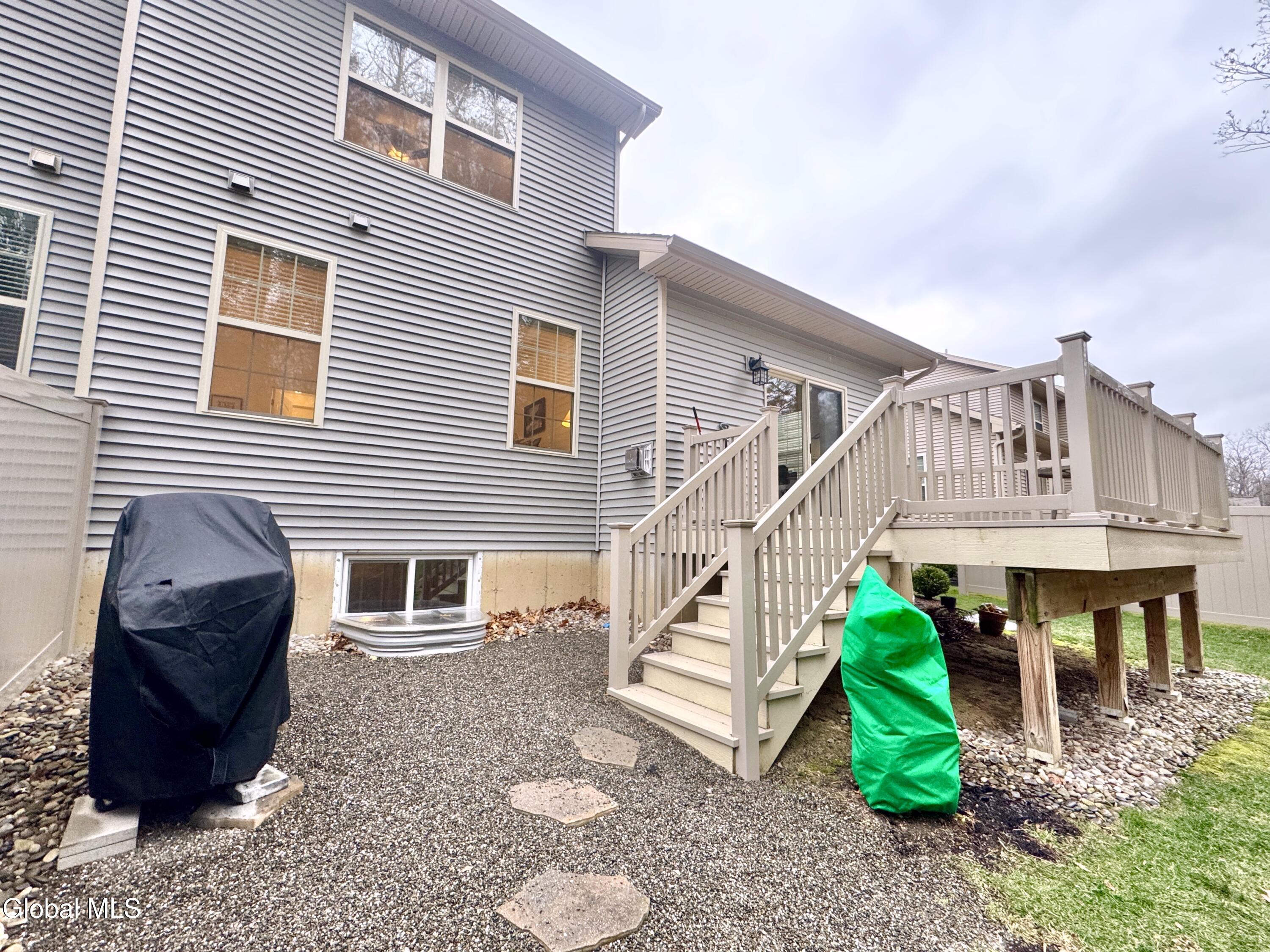 25 Canterbury Lane Delmar NY 12054