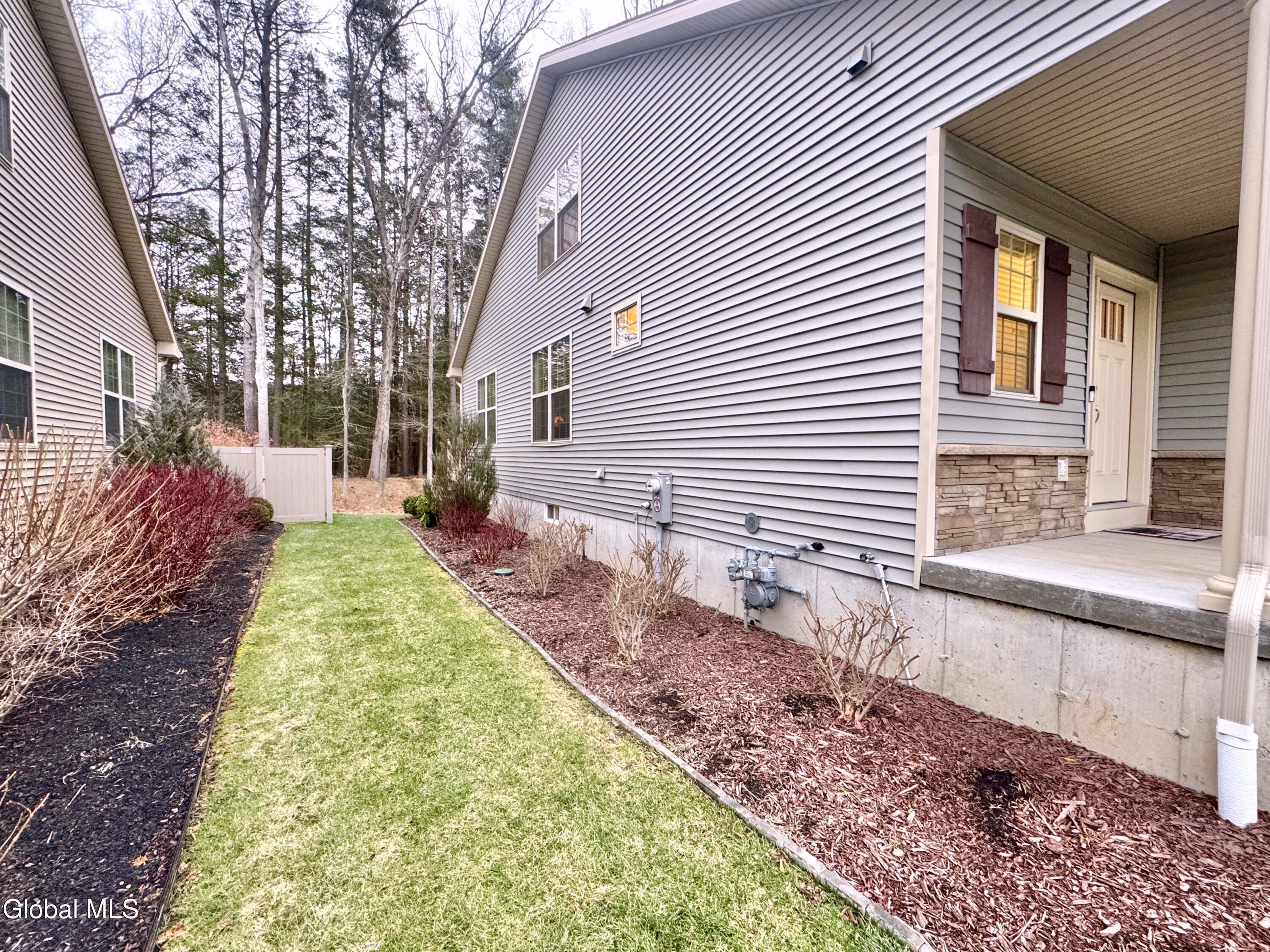 25 Canterbury Lane Delmar NY 12054