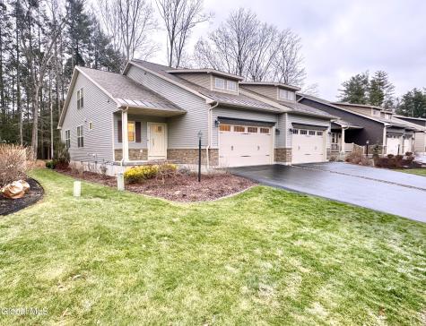 25 Canterbury Lane Delmar NY 12054