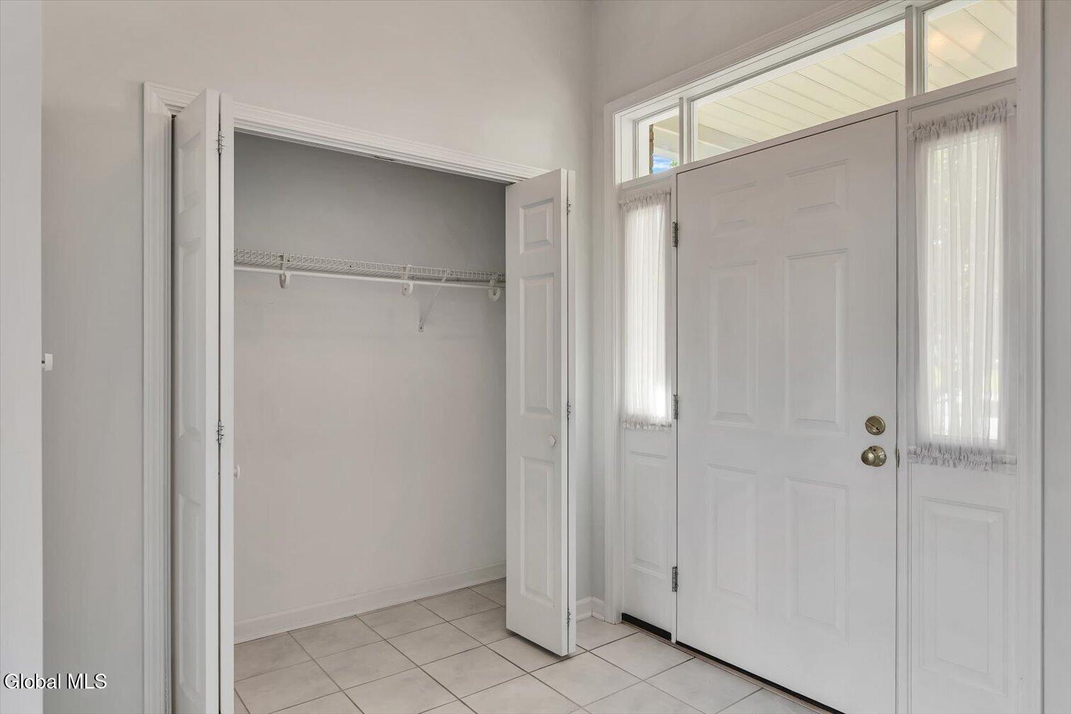 2467 Nott St E Niskayuna NY 12309