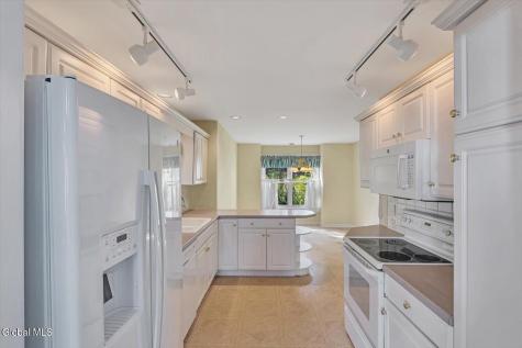 2467 Nott St E Niskayuna NY 12309