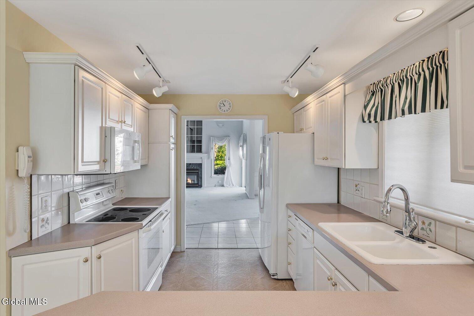 2467 Nott St E Niskayuna NY 12309