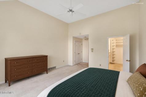 2467 Nott St E Niskayuna NY 12309