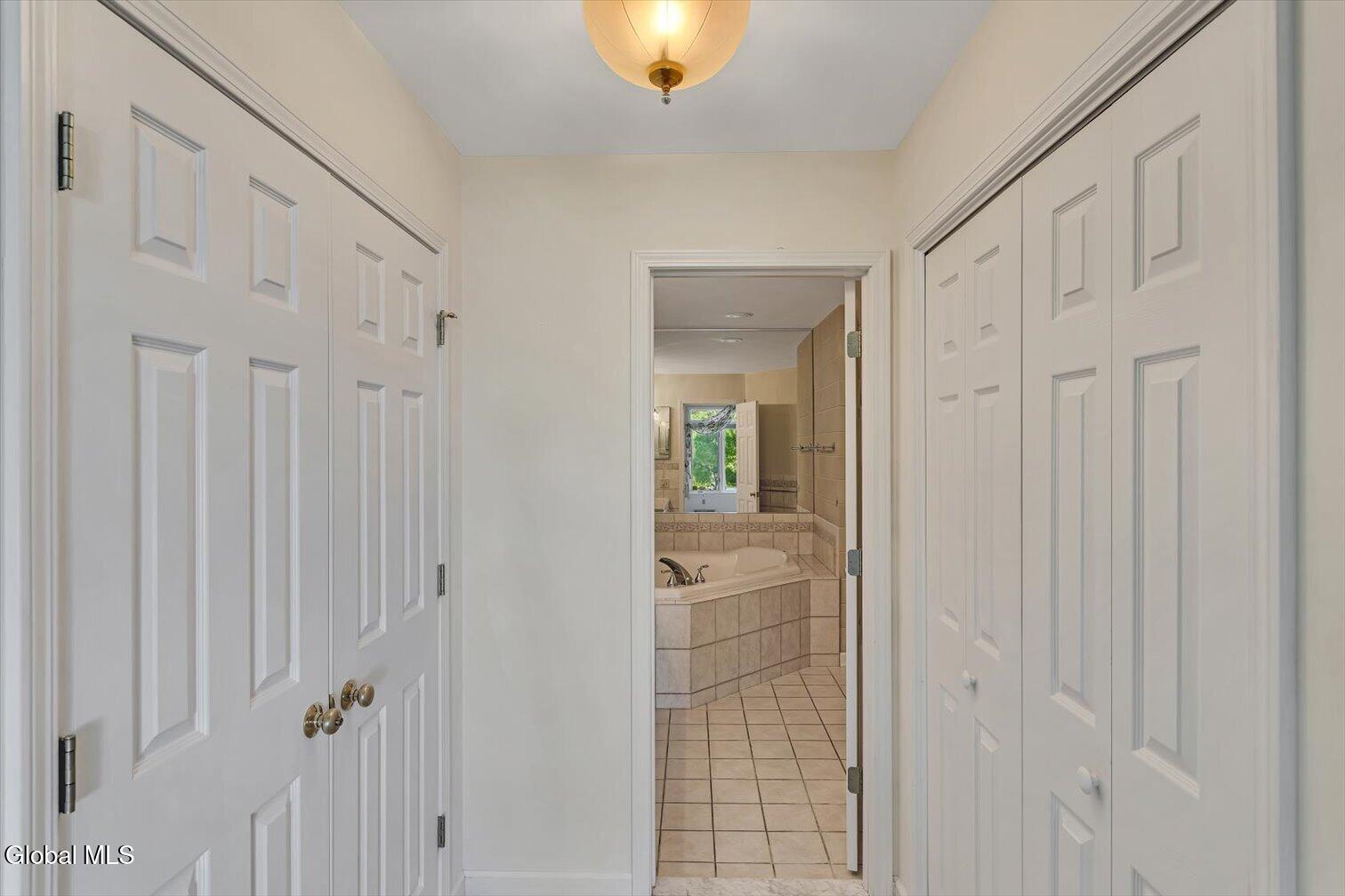 2467 Nott St E Niskayuna NY 12309