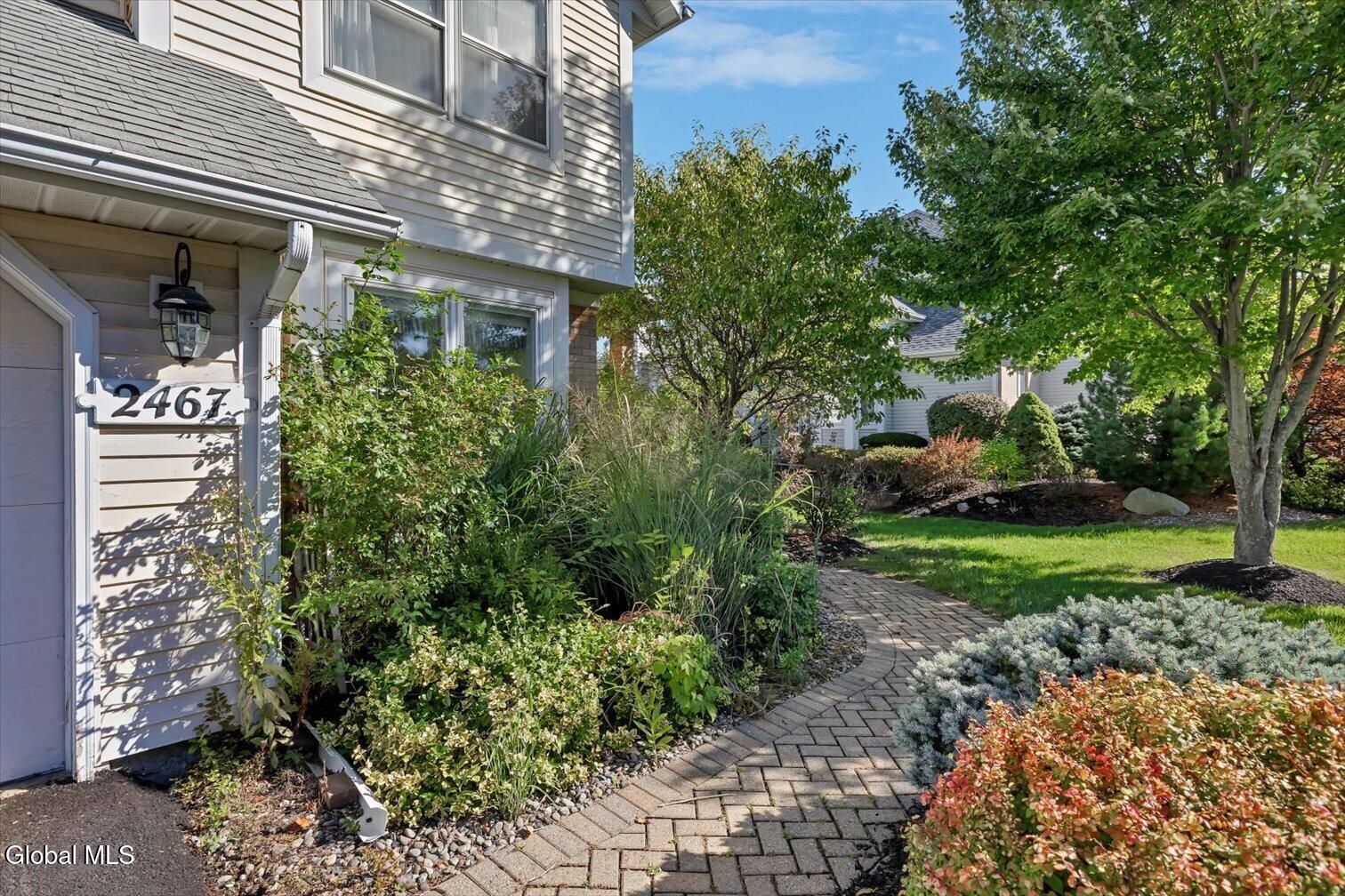 2467 Nott St E Niskayuna NY 12309