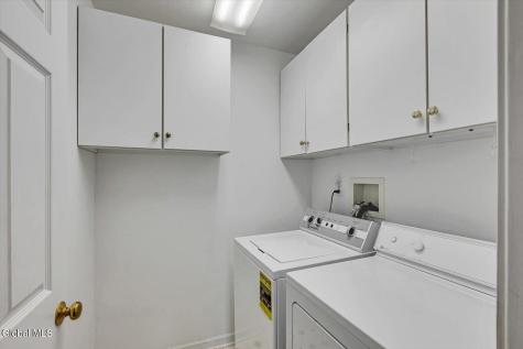 2467 Nott St E Niskayuna NY 12309