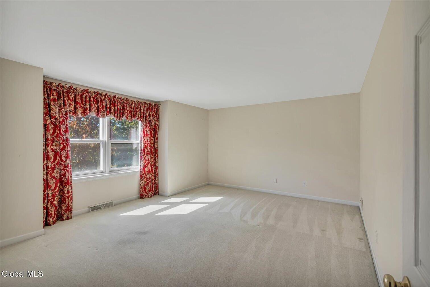 2467 Nott St E Niskayuna NY 12309