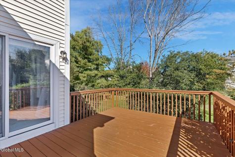 2467 Nott St E Niskayuna NY 12309