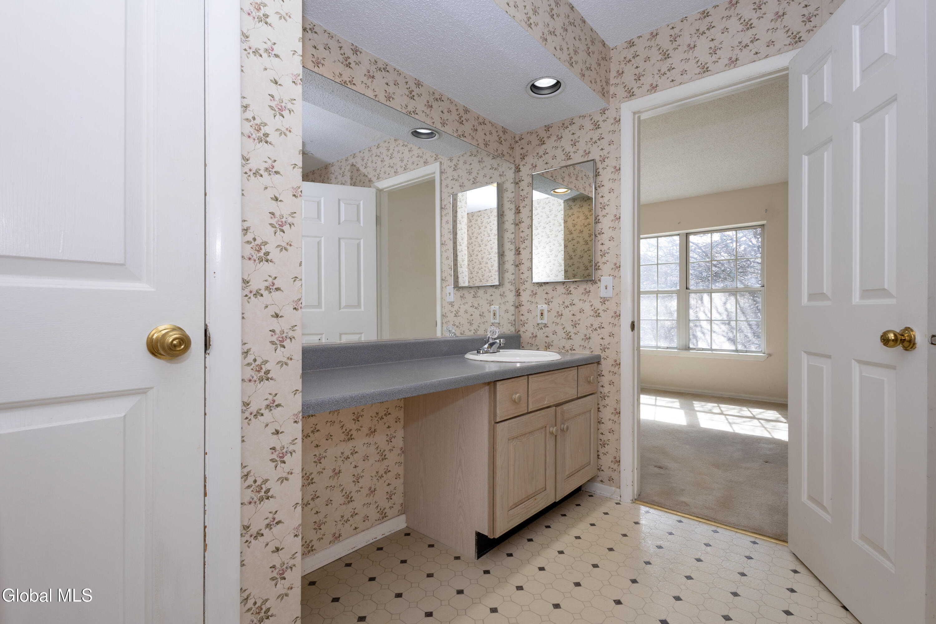 4706 Foxwood Drive S Clifton Park NY 12065
